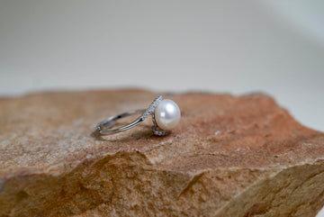 Twilight Leaf Pearl Ring