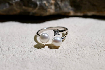 Twin Glow Pearl Ring
