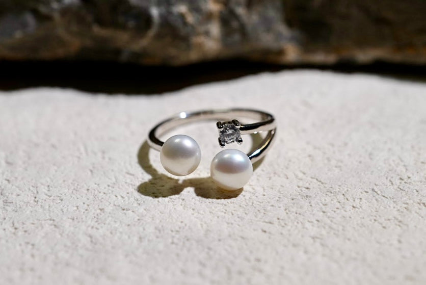 Twin Glow Pearl Ring